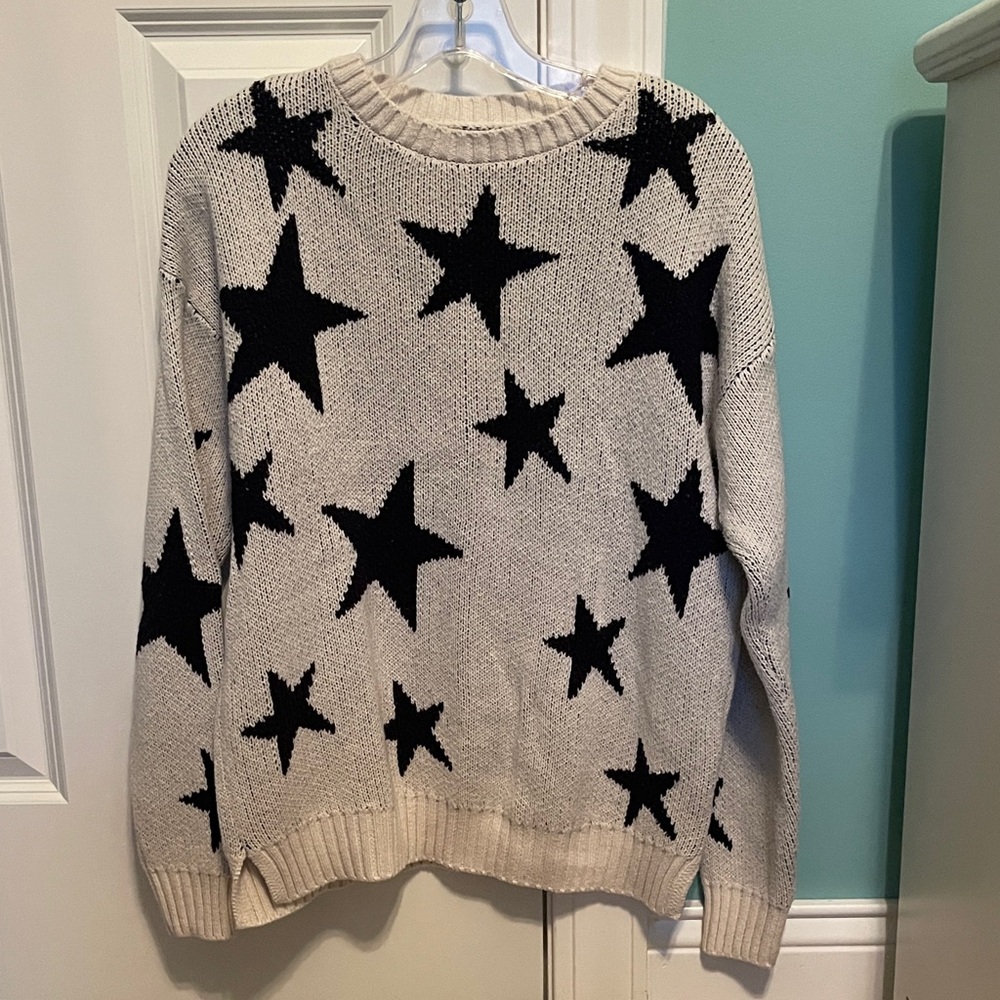 Star Pattern Crewneck Sweater - Cream & Black